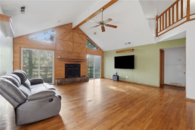 10095 El Camino Road, Rogers, AR 72758