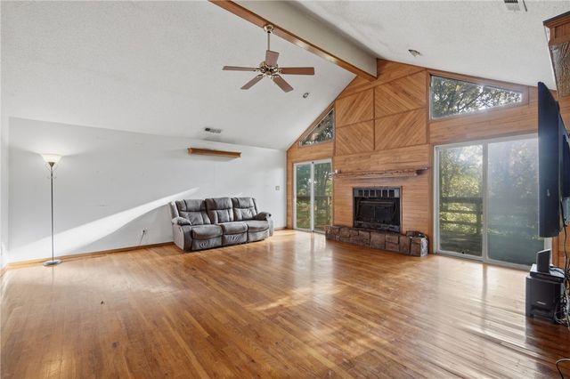 10095 El Camino Road, Rogers, AR 72758