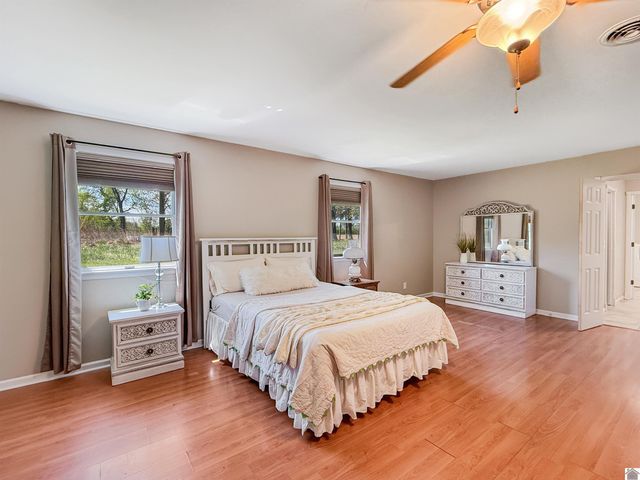 714 McDougal, Murray, KY 42071