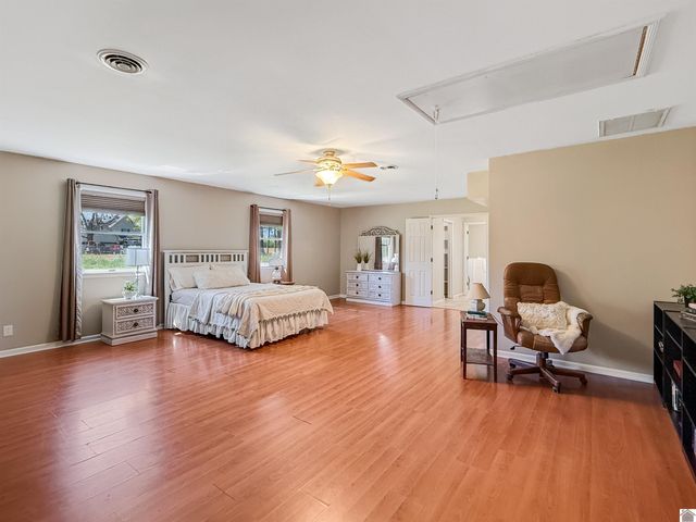 714 McDougal, Murray, KY 42071