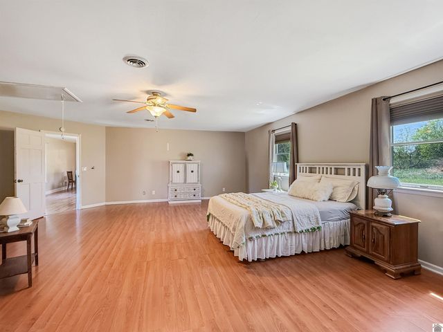 714 McDougal, Murray, KY 42071