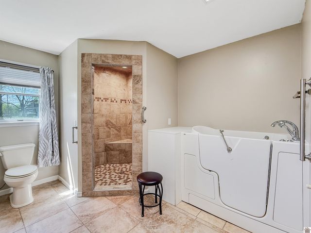 714 McDougal, Murray, KY 42071