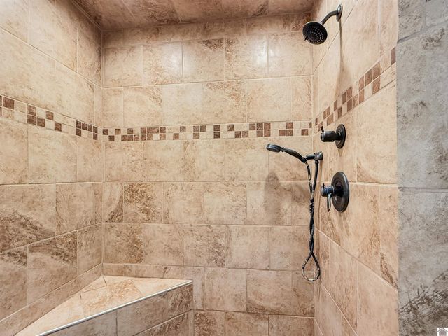 714 McDougal, Murray, KY 42071