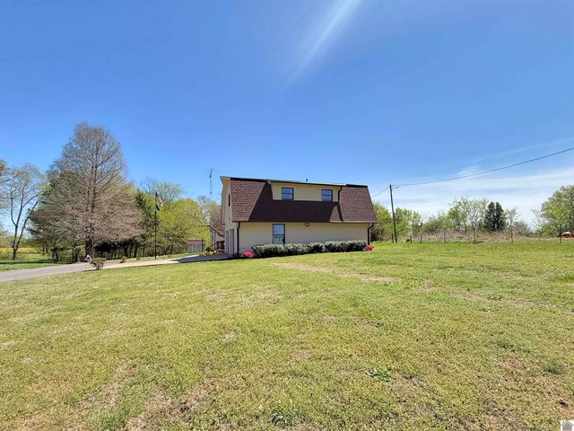714 McDougal, Murray, KY 42071