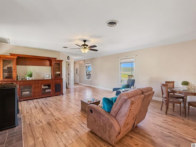 714 McDougal, Murray, KY 42071