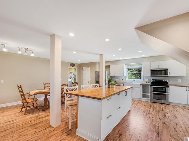 714 McDougal, Murray, KY 42071