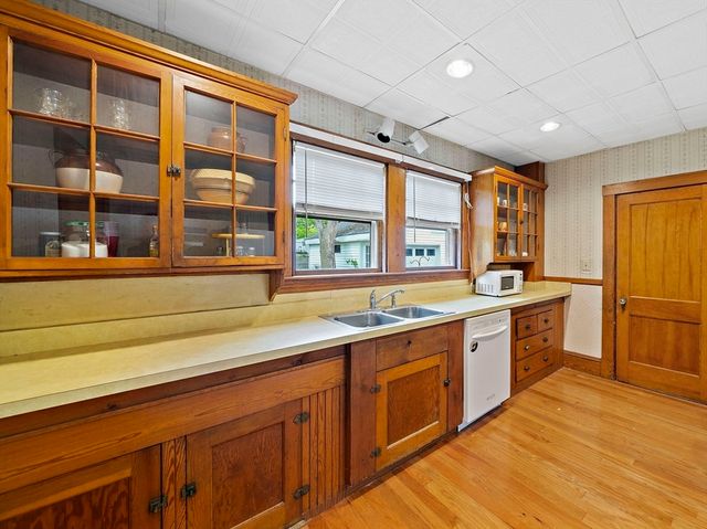 19 Byron Ave, Brockton, MA 02301