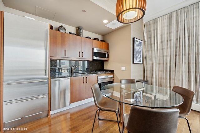 401 N Wabash Avenue 34F, Chicago, IL 60611