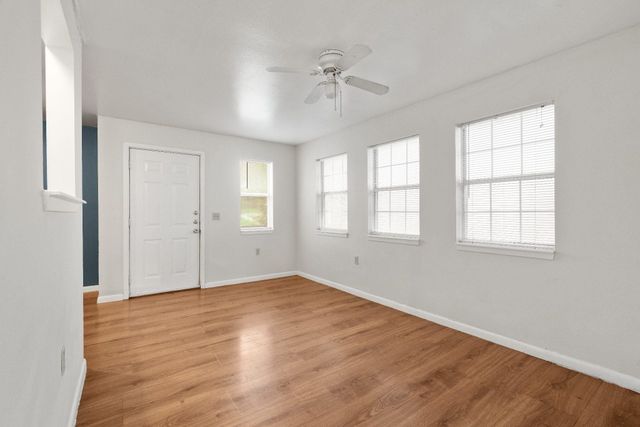 1304 Delano A, Austin, TX 78721