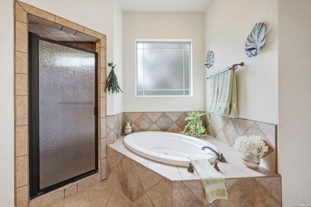16411 YAUPON VLY, Helotes, TX 78023