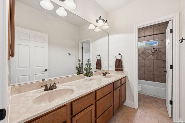 16411 YAUPON VLY, Helotes, TX 78023