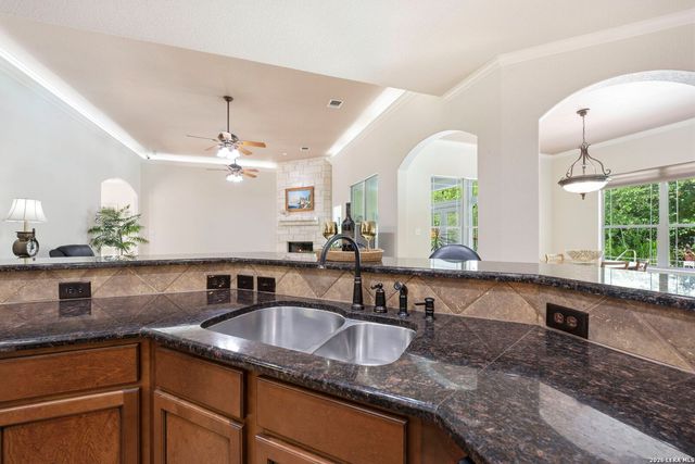 16411 YAUPON VLY, Helotes, TX 78023