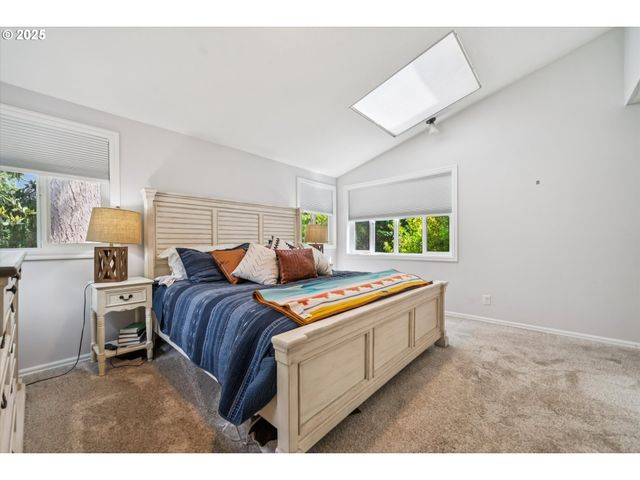 2601 Sw TROY St, Portland, OR 97219