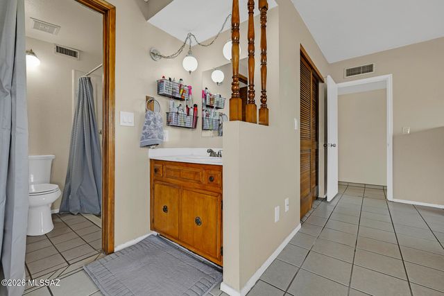 9921 E Bunker Hill Place, Tucson, AZ 85748