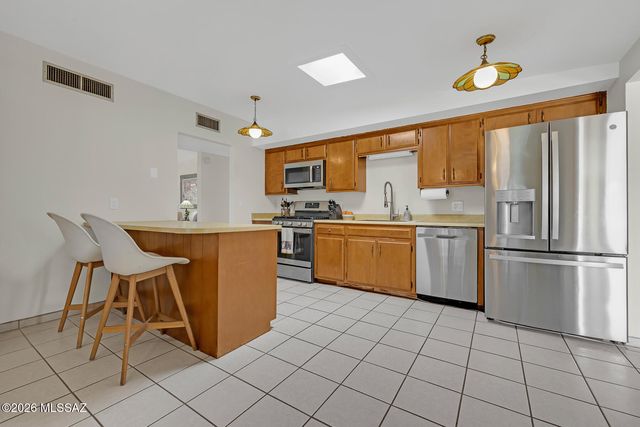 9921 E Bunker Hill Place, Tucson, AZ 85748