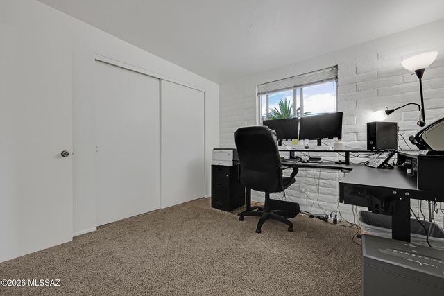 9921 E Bunker Hill Place, Tucson, AZ 85748