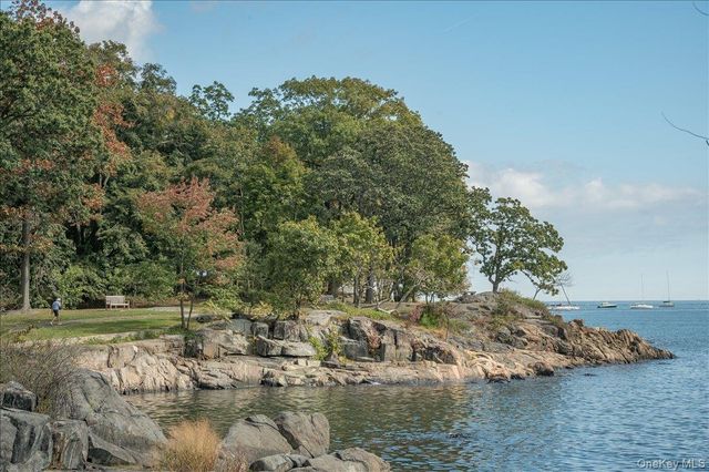 11 Cherry Avenue 2nd Floor, Larchmont, NY 10538