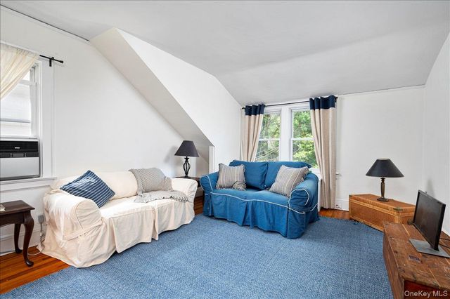 11 Cherry Avenue 2nd Floor, Larchmont, NY 10538