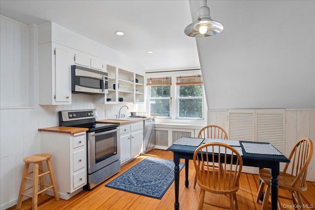 11 Cherry Avenue 2nd Floor, Larchmont, NY 10538