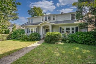 11 Cherry Avenue 2nd Floor, Larchmont, NY 10538