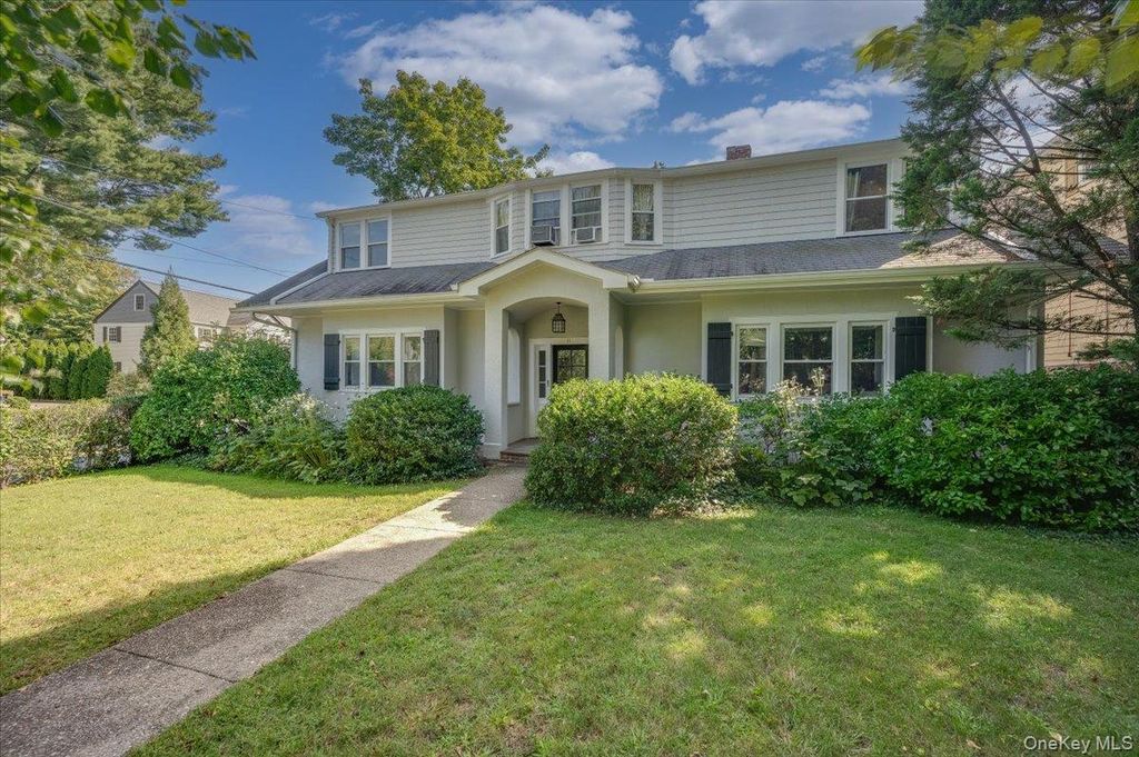 11 Cherry Avenue 2nd Floor, Larchmont, NY 10538
