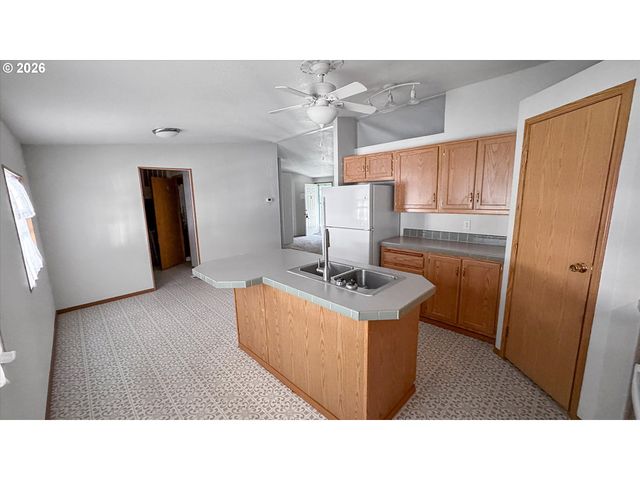 109 BLUE HERON Dr, Longview, WA 98632