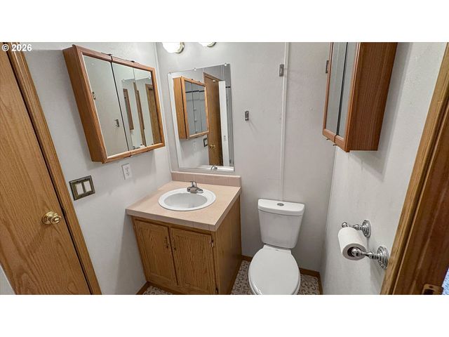 109 BLUE HERON Dr, Longview, WA 98632