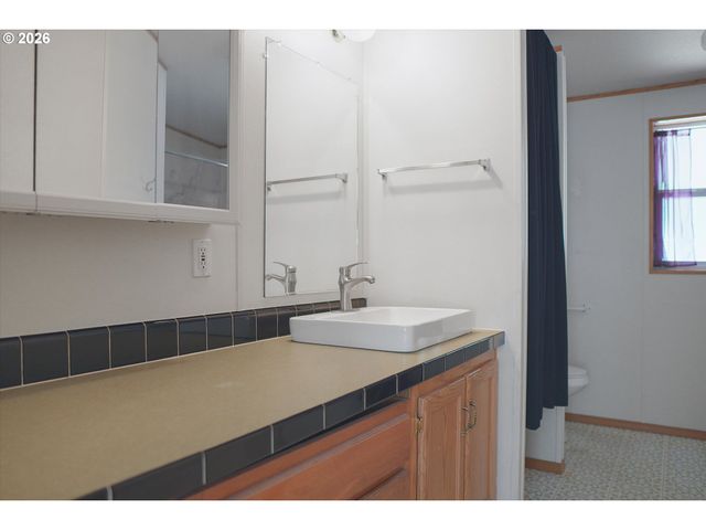 109 BLUE HERON Dr, Longview, WA 98632