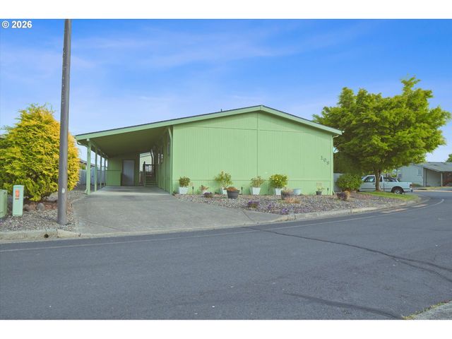 109 BLUE HERON Dr, Longview, WA 98632