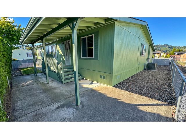 109 BLUE HERON Dr, Longview, WA 98632