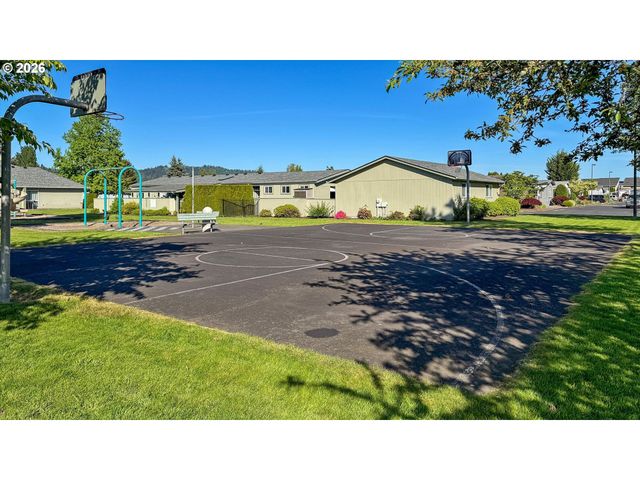 109 BLUE HERON Dr, Longview, WA 98632