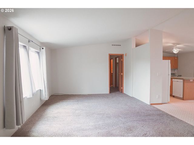 109 BLUE HERON Dr, Longview, WA 98632