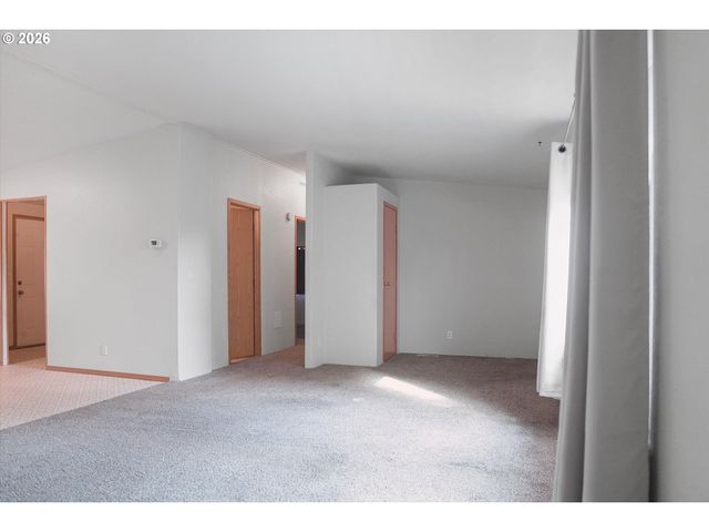 109 BLUE HERON Dr, Longview, WA 98632