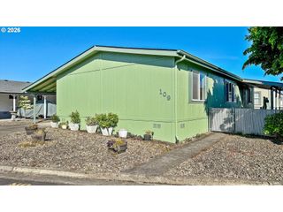 109 BLUE HERON Dr, Longview, WA 98632