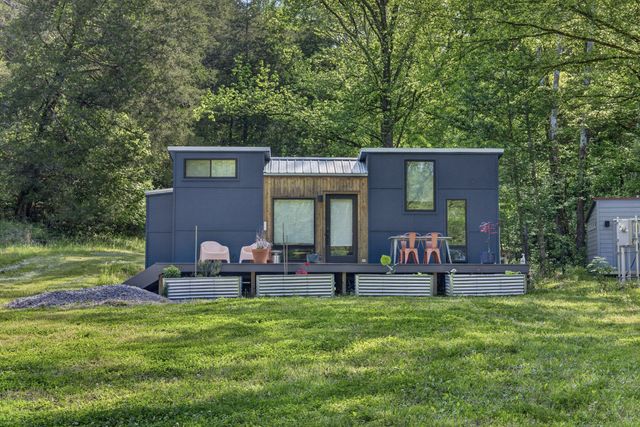 700 Ben Birdwell Ln, Bloomington Springs, TN 38545