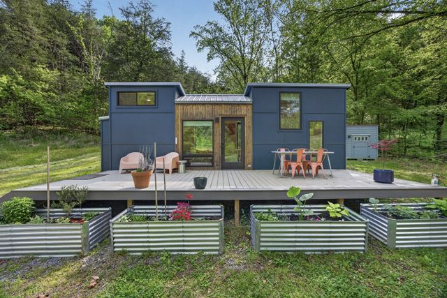 700 Ben Birdwell Ln, Bloomington Springs, TN 38545