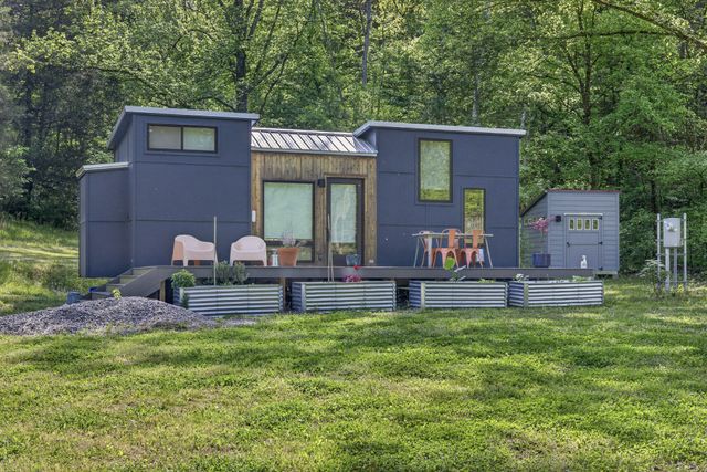 700 Ben Birdwell Ln, Bloomington Springs, TN 38545