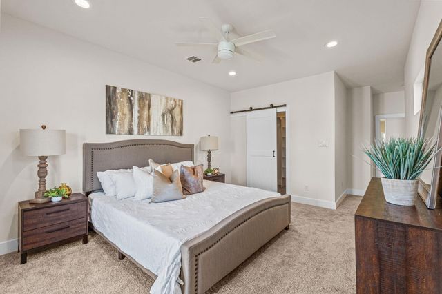 600 Melba Street, Dallas, TX 75208