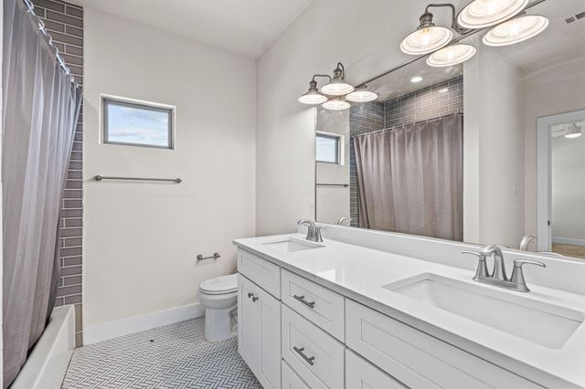 600 Melba Street, Dallas, TX 75208