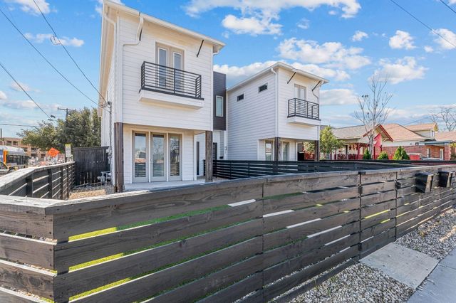 600 Melba Street, Dallas, TX 75208