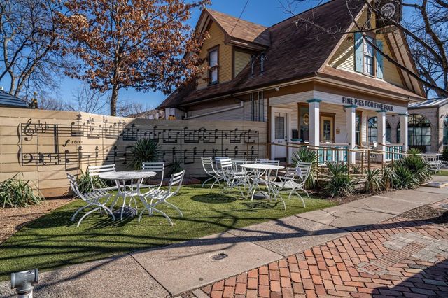 600 Melba Street, Dallas, TX 75208