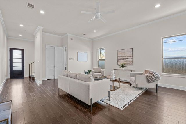 600 Melba Street, Dallas, TX 75208