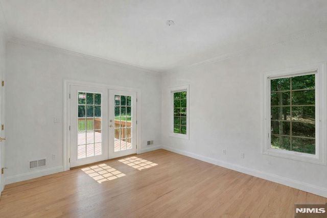 210 Woodmere Court, Franklin Lakes, NJ 07417
