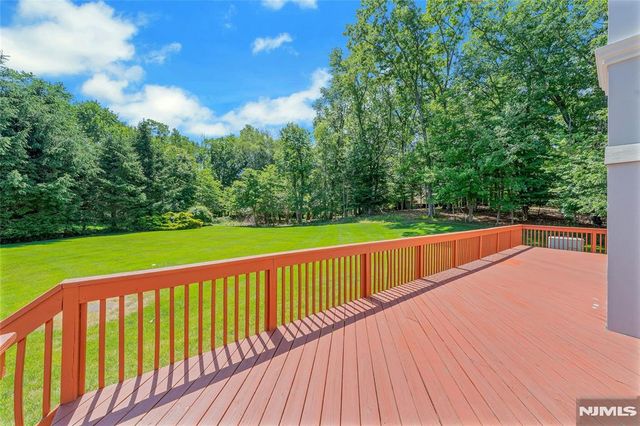 210 Woodmere Court, Franklin Lakes, NJ 07417