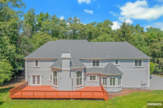 210 Woodmere Court, Franklin Lakes, NJ 07417