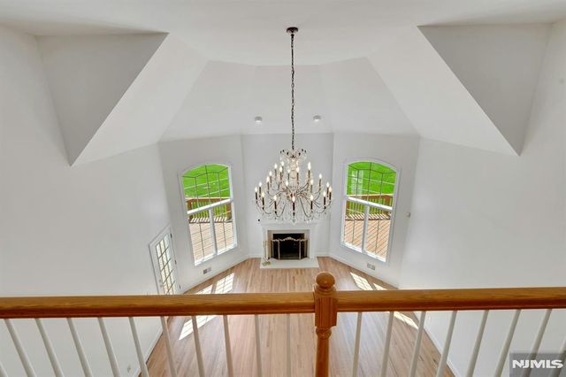 210 Woodmere Court, Franklin Lakes, NJ 07417