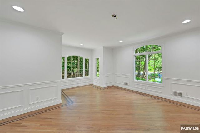 210 Woodmere Court, Franklin Lakes, NJ 07417