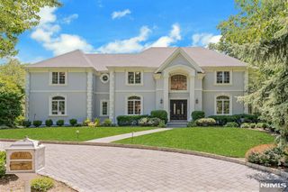 210 Woodmere Court, Franklin Lakes, NJ 07417