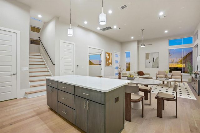 6109 Seville DR, Austin, TX 78724