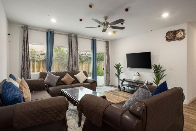 5823 E Pitt Avenue, Fresno, CA 93727